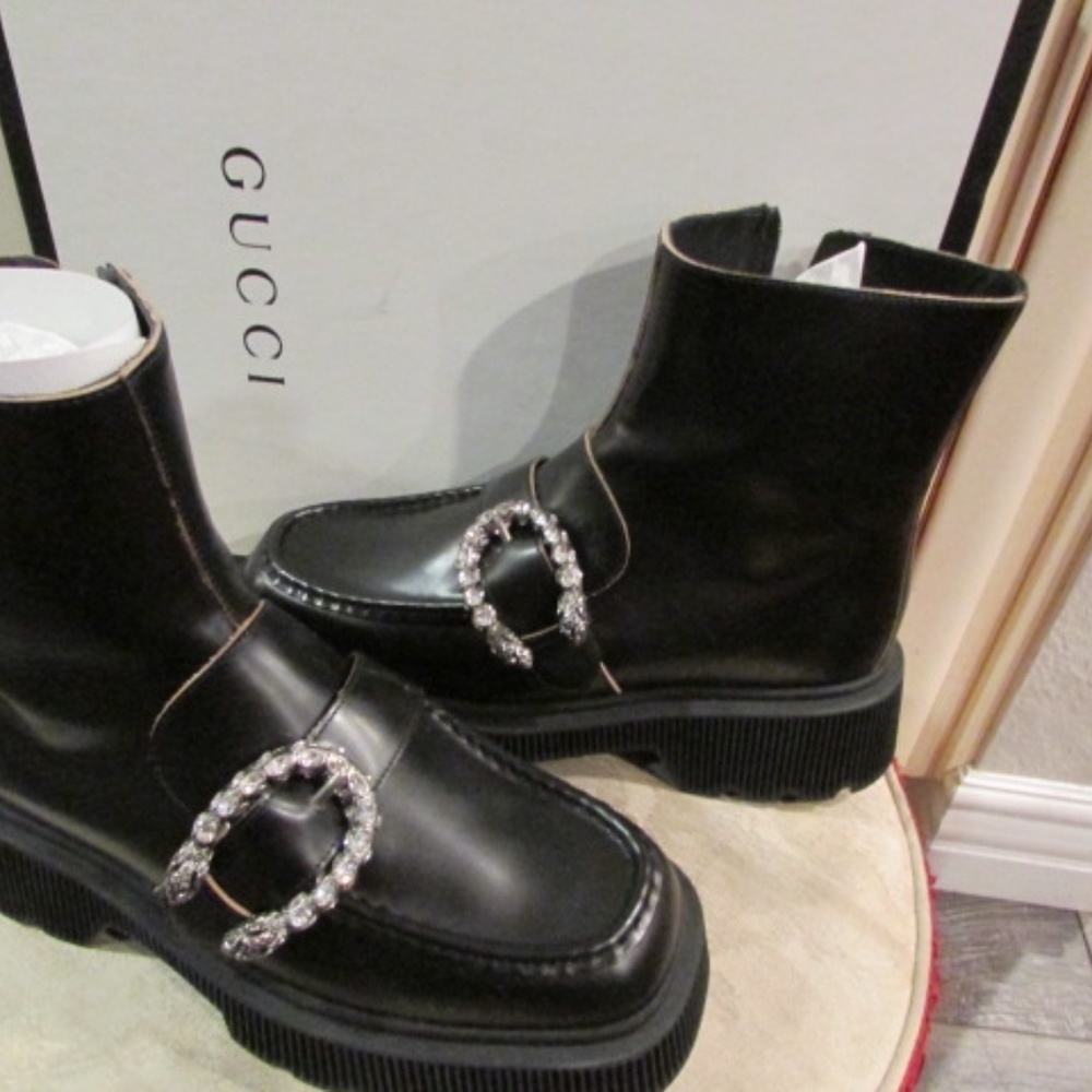 Gucci women's above ankle leather zipper platform boots Sz 39.5